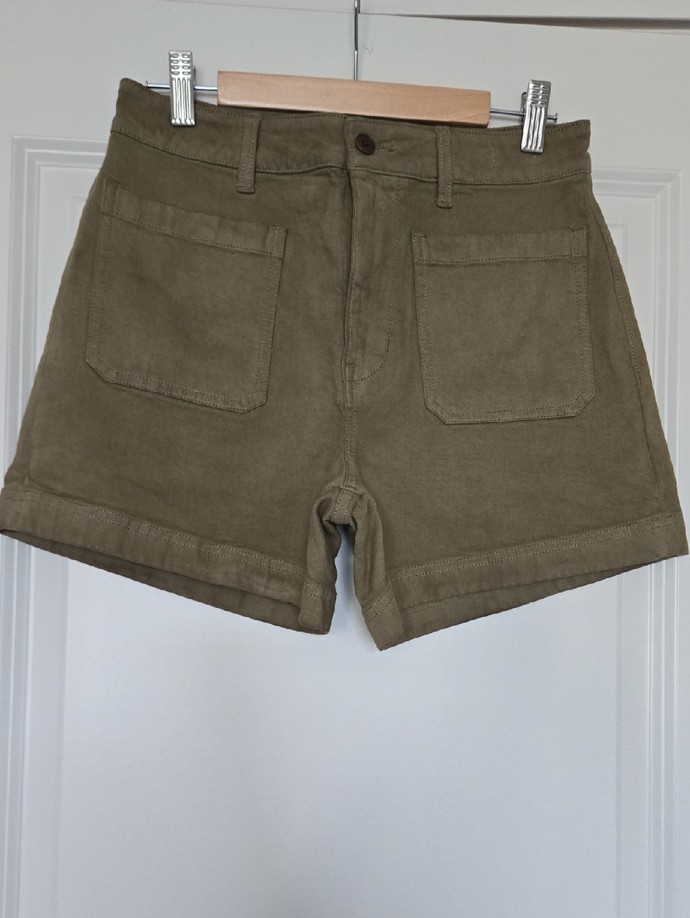 Madewell Classic High-Rise Utility Shorts in Olive